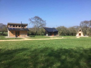 Eco Friendly Tiny Home Silva with Studio Space in Woodland near Newport, Isle of Wight, England